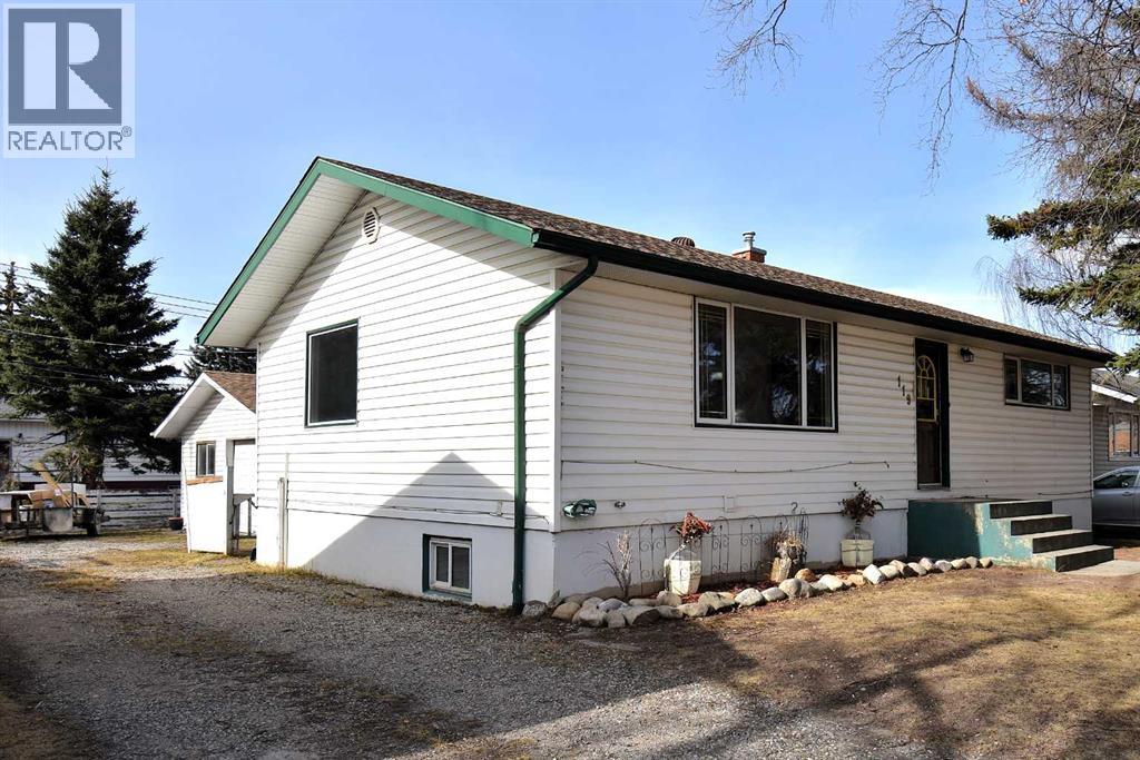 119 Lodgepole Drive, Hinton, Alberta  T7V 1E4 - Photo 2 - A2217227