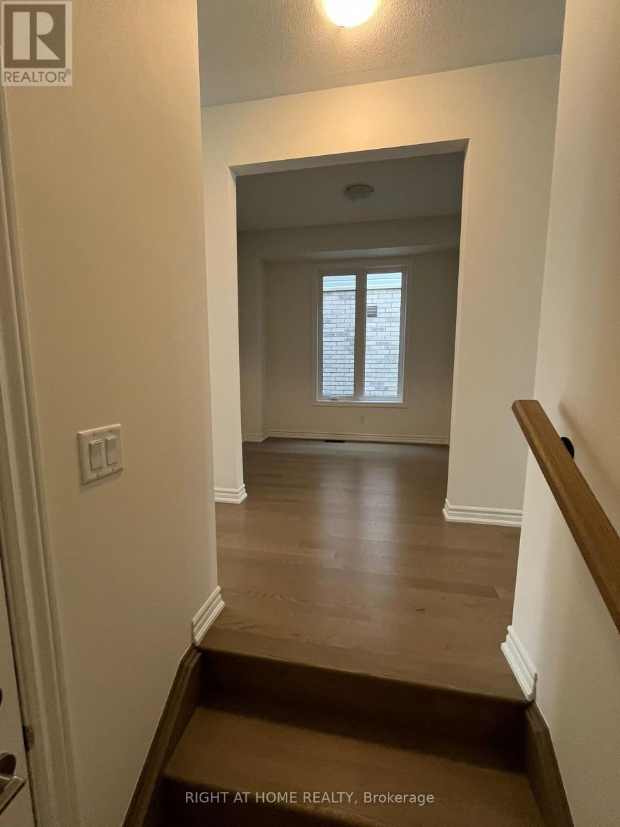 13 Gemini Drive, Barrie, Ontario  L9J 0H6 - Photo 12 - S12707654