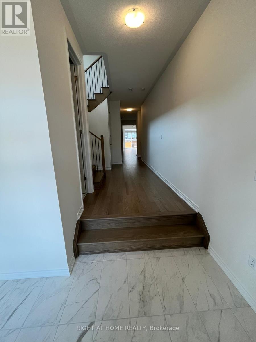 13 Gemini Drive, Barrie, Ontario  L9J 0H6 - Photo 2 - S12707654