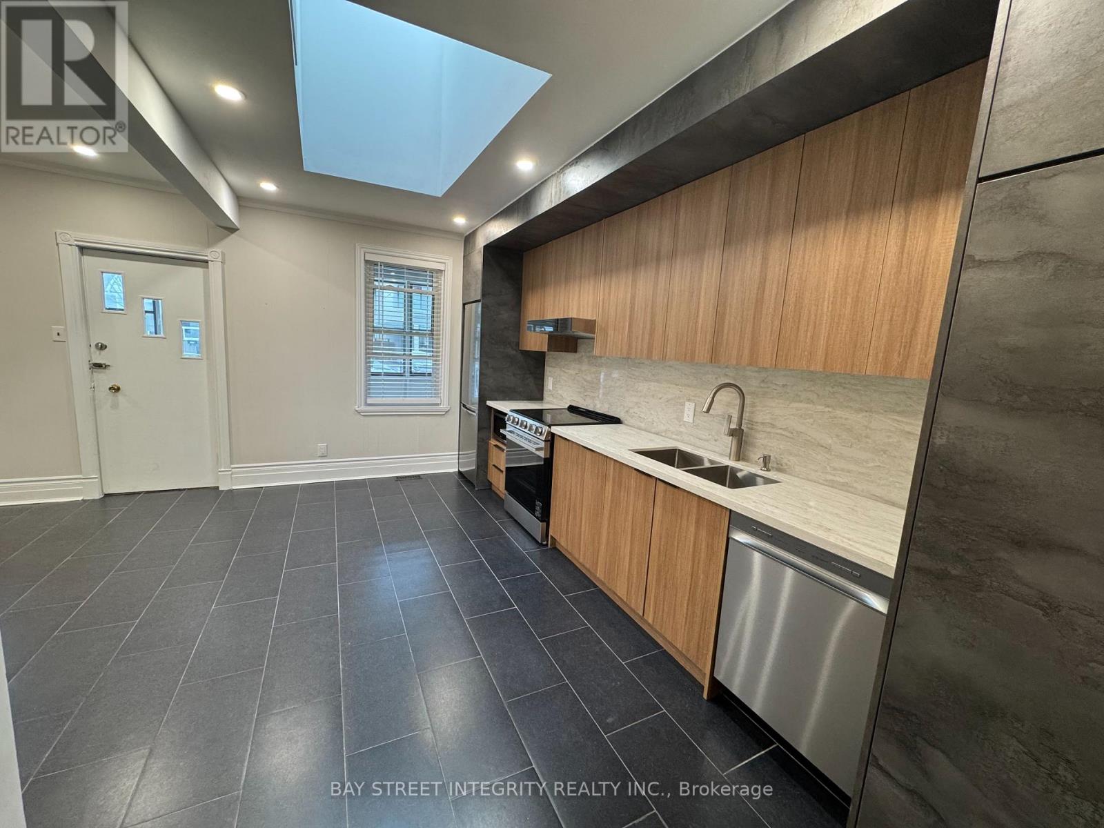 244 King Edward Avenue, Toronto, Ontario  M4C 5K1 - Photo 10 - E12651300