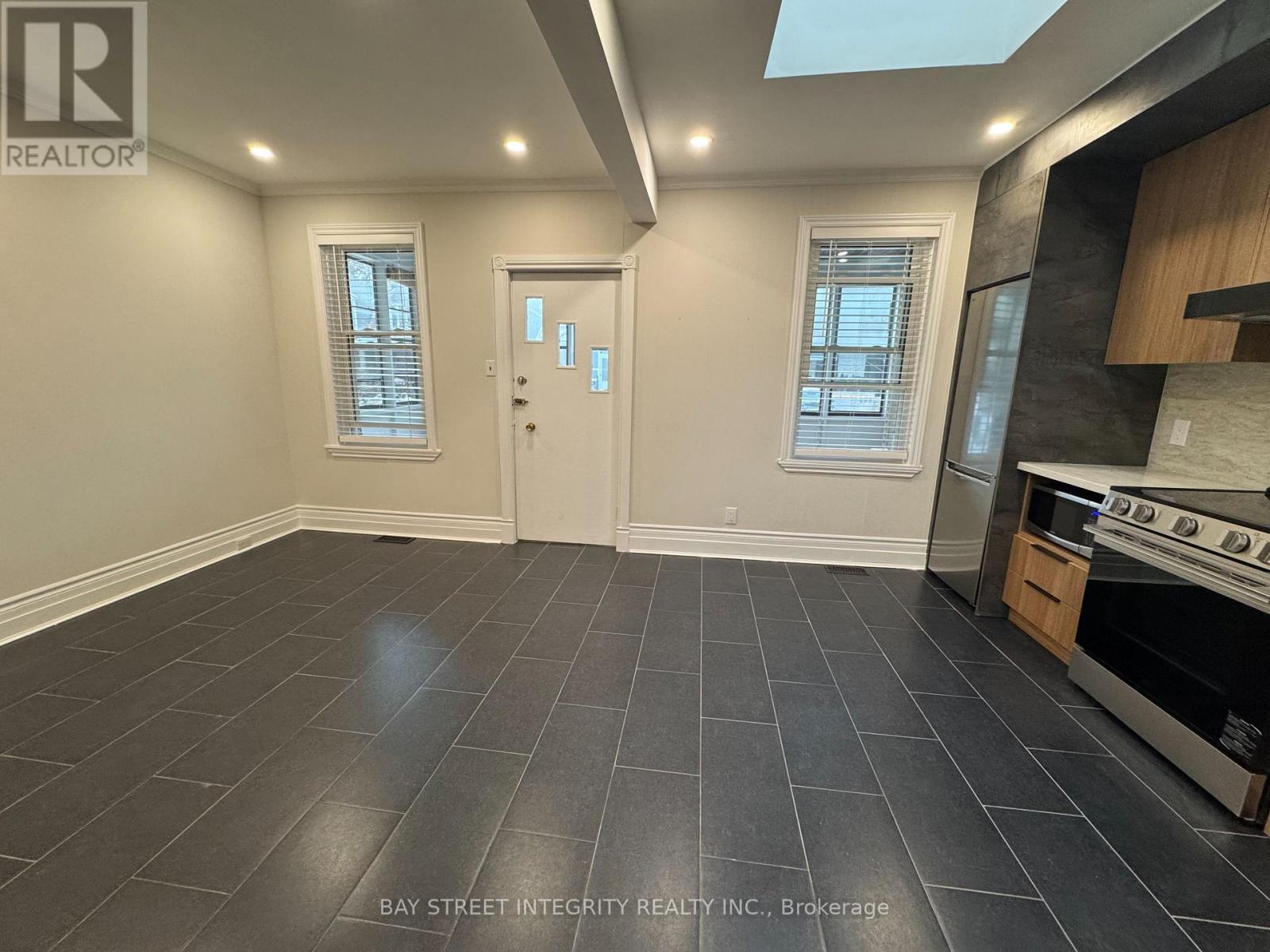 244 King Edward Avenue, Toronto, Ontario  M4C 5K1 - Photo 8 - E12651300