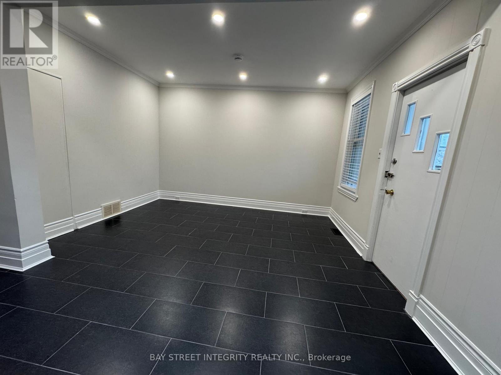 244 King Edward Avenue, Toronto, Ontario  M4C 5K1 - Photo 7 - E12651300