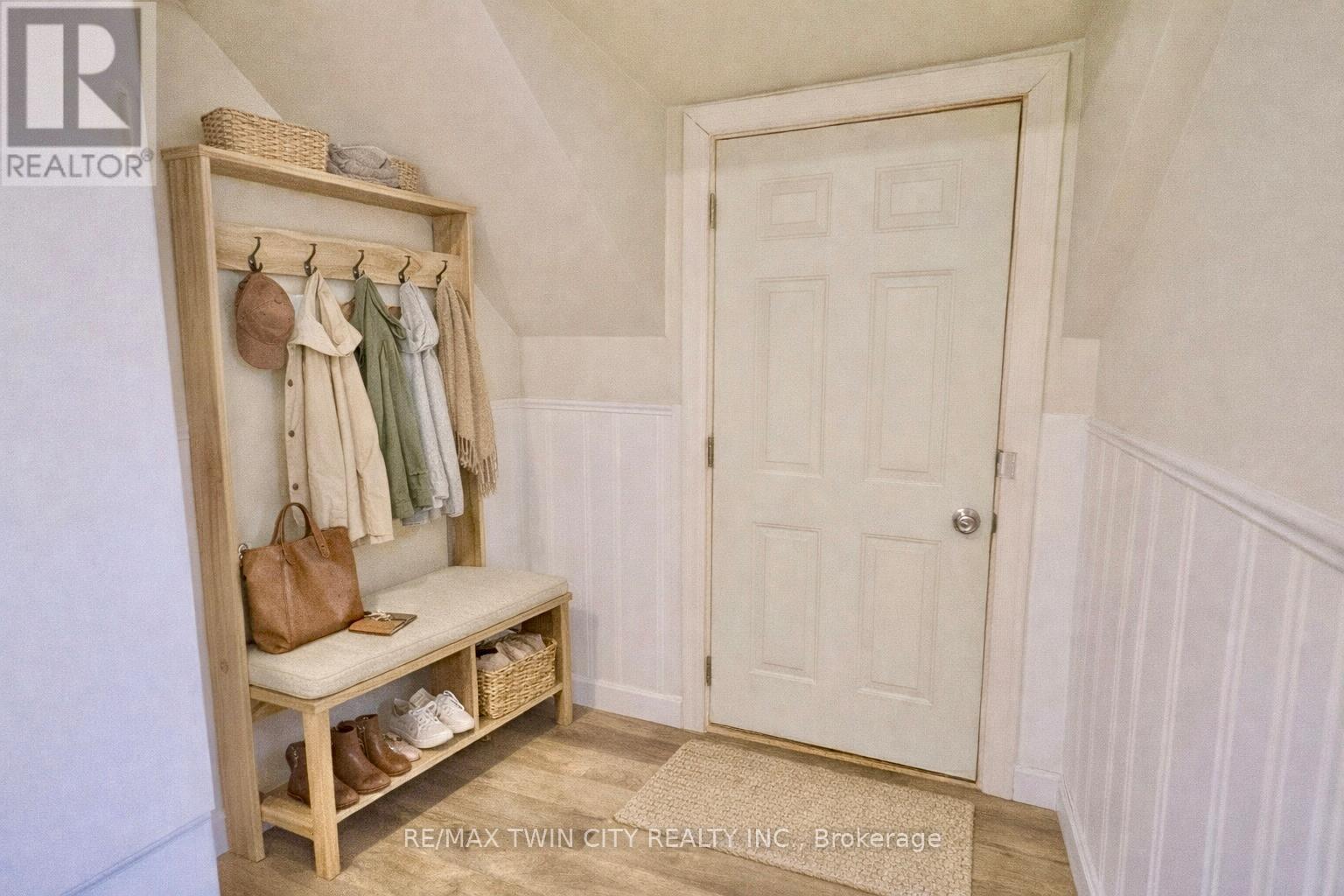 75 Chapel Street, Woodstock, Ontario  N4S 3R5 - Photo 4 - X12707656