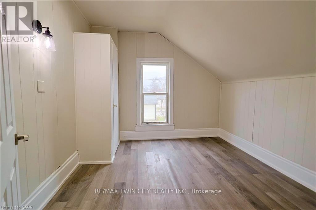 75 Chapel Street, Woodstock, Ontario  N4S 3R5 - Photo 7 - X12707656