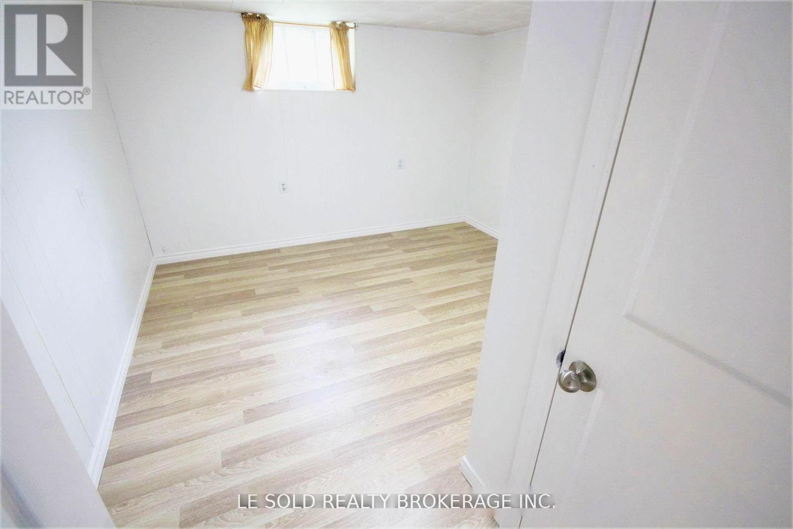 Bsmt - 112 Leland Street, Hamilton, Ontario  L8S 3A2 - Photo 10 - X12707666