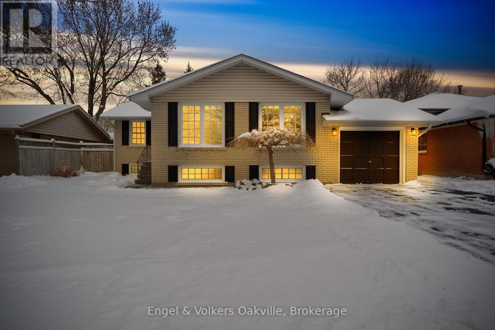 1250 TAVISTOCK DRIVE, Burlington, Ontario