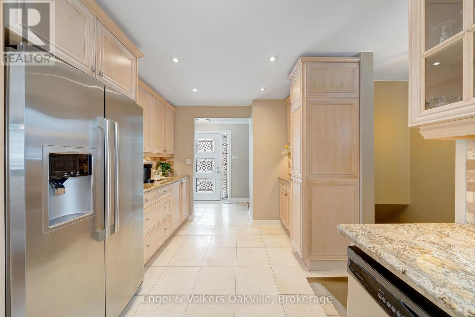 1250 Tavistock Drive, Burlington, Ontario  L7P 2N5 - Photo 14 - W12707724