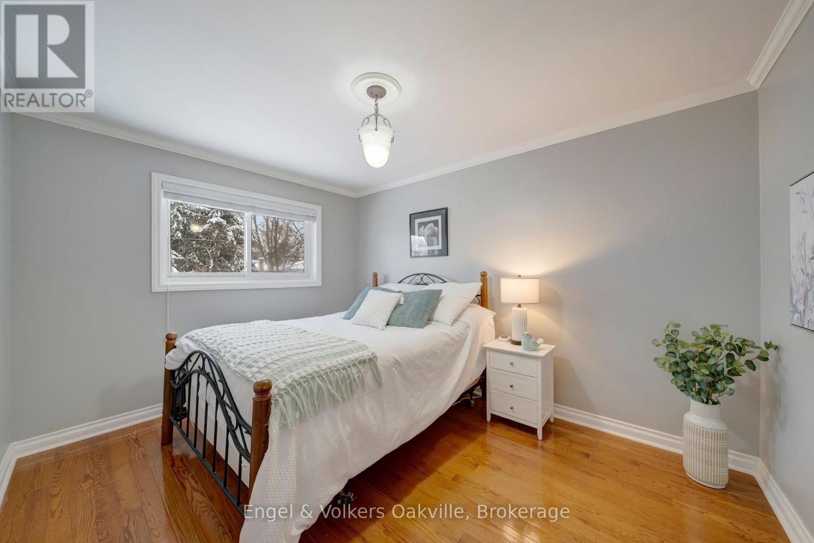 1250 Tavistock Drive, Burlington, Ontario  L7P 2N5 - Photo 19 - W12707724