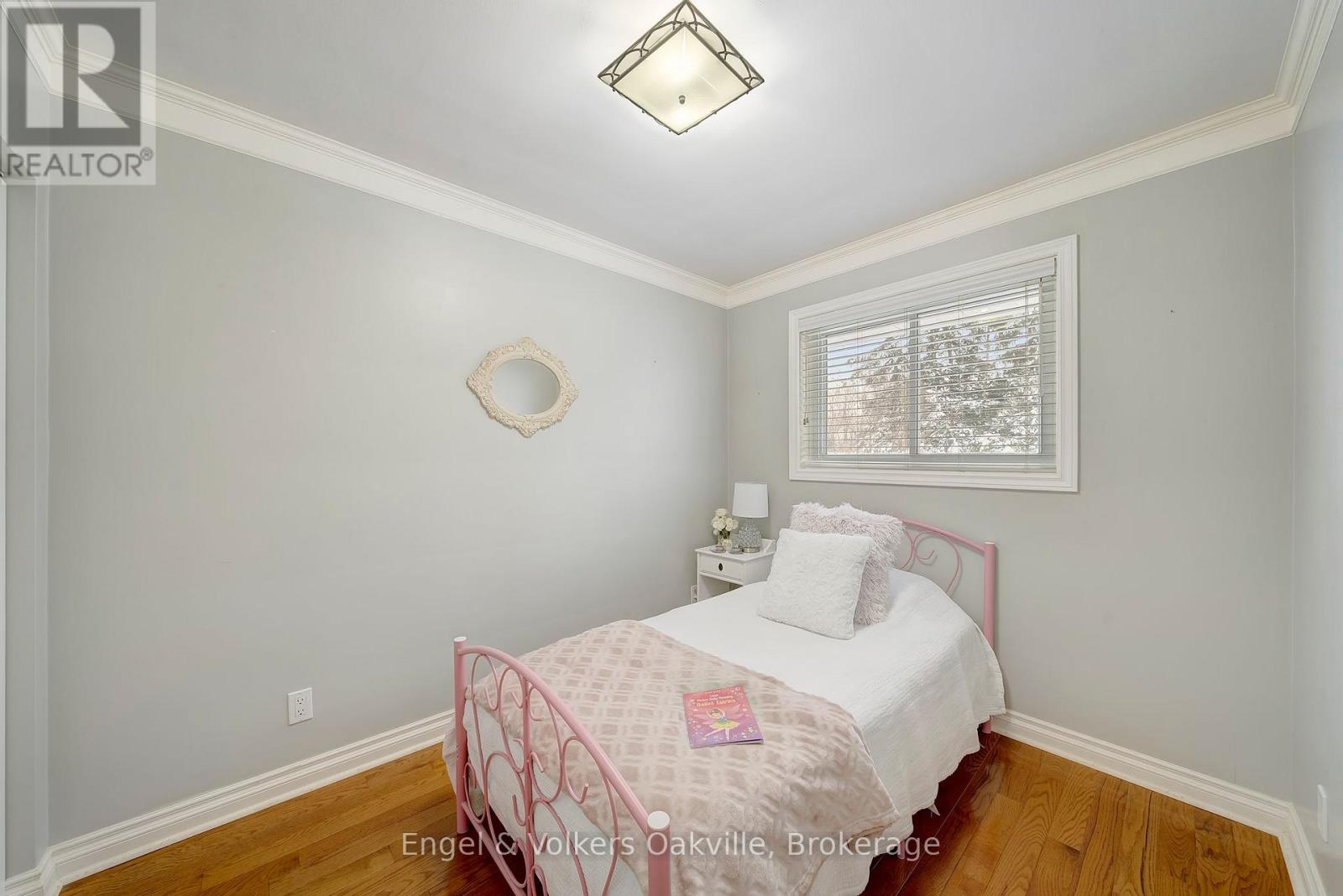 1250 Tavistock Drive, Burlington, Ontario  L7P 2N5 - Photo 20 - W12707724