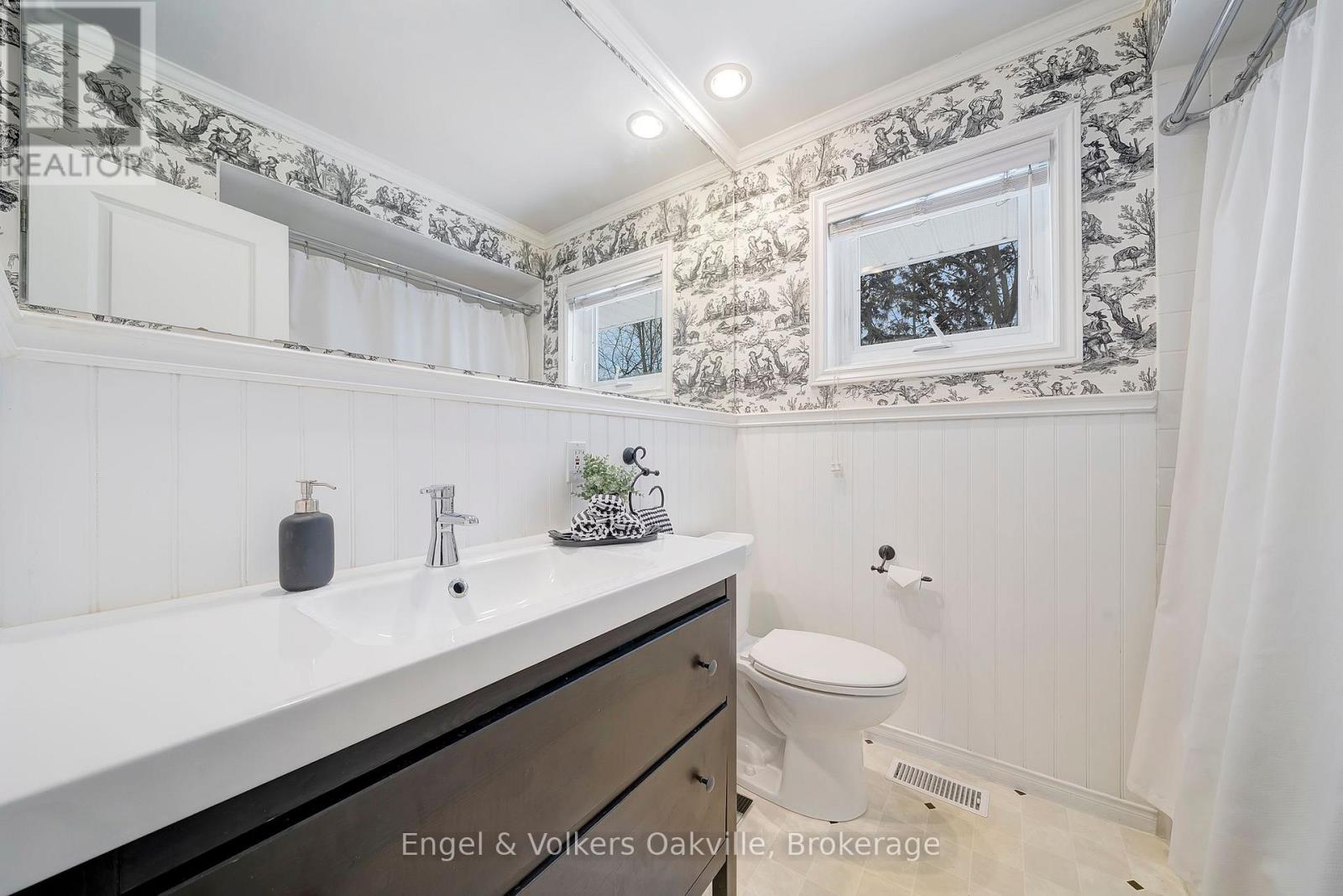 1250 Tavistock Drive, Burlington, Ontario  L7P 2N5 - Photo 21 - W12707724