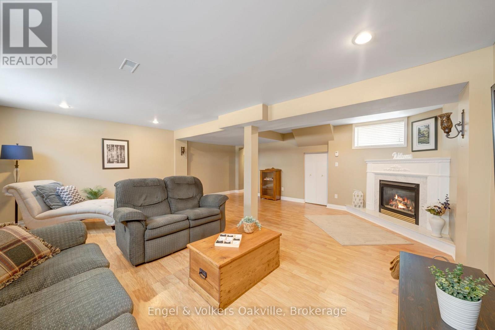 1250 Tavistock Drive, Burlington, Ontario  L7P 2N5 - Photo 25 - W12707724