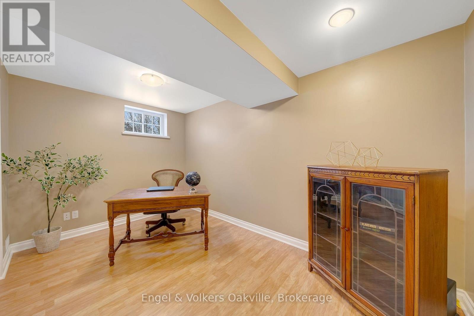 1250 Tavistock Drive, Burlington, Ontario  L7P 2N5 - Photo 27 - W12707724