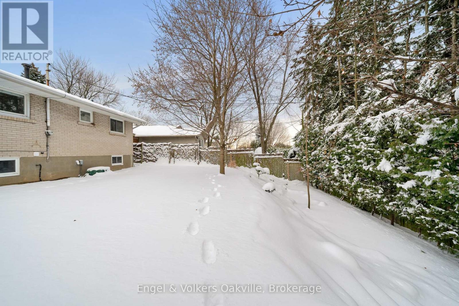 1250 Tavistock Drive, Burlington, Ontario  L7P 2N5 - Photo 35 - W12707724