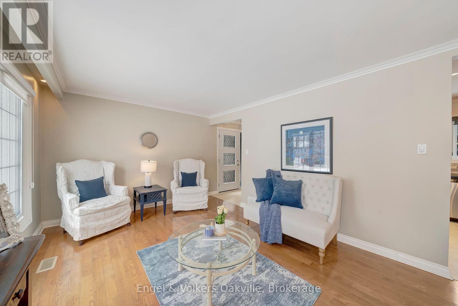 1250 Tavistock Drive, Burlington, Ontario  L7P 2N5 - Photo 5 - W12707724