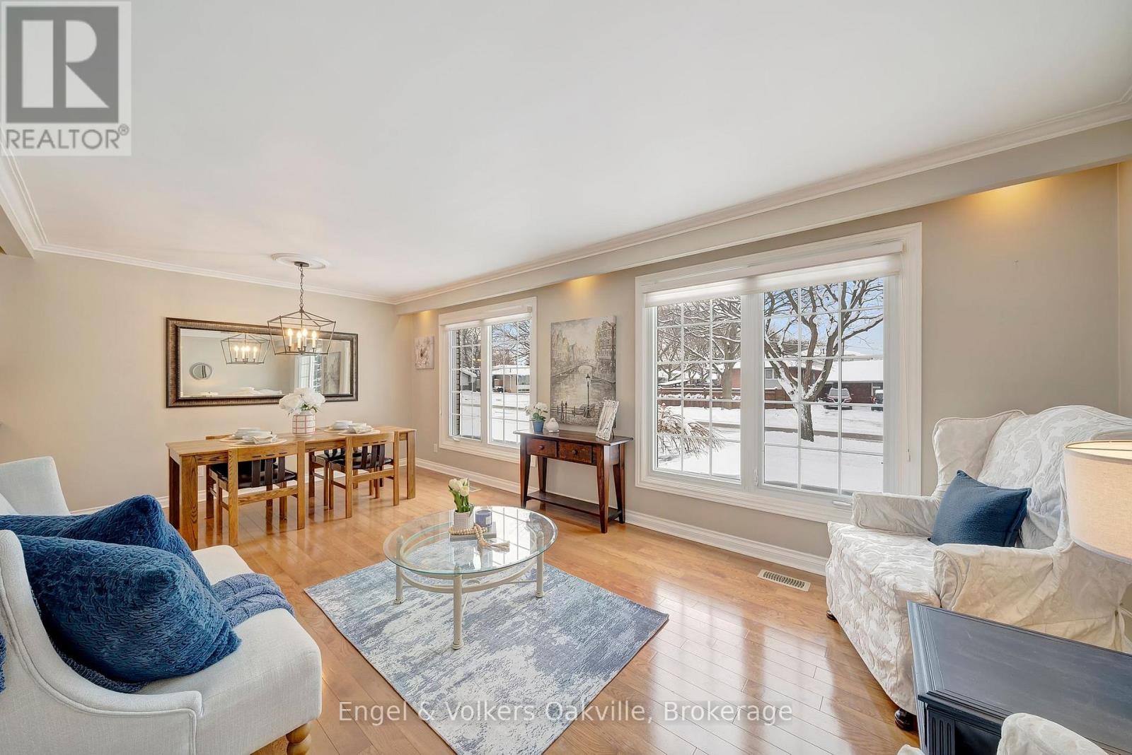 1250 Tavistock Drive, Burlington, Ontario  L7P 2N5 - Photo 7 - W12707724