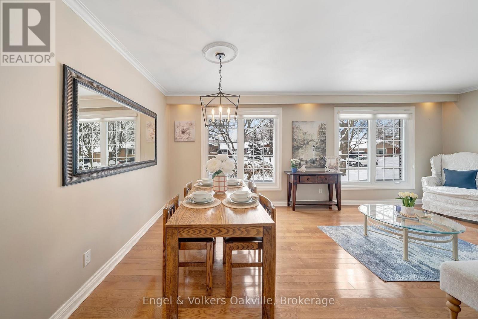 1250 Tavistock Drive, Burlington, Ontario  L7P 2N5 - Photo 8 - W12707724