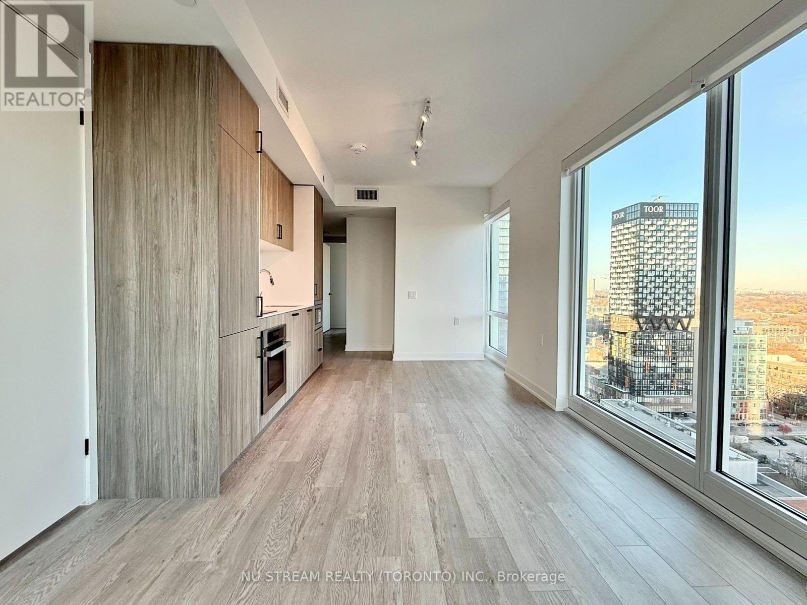 2203 - 88 Queen Street E, Toronto, Ontario  M5C 0B6 - Photo 2 - C12707688