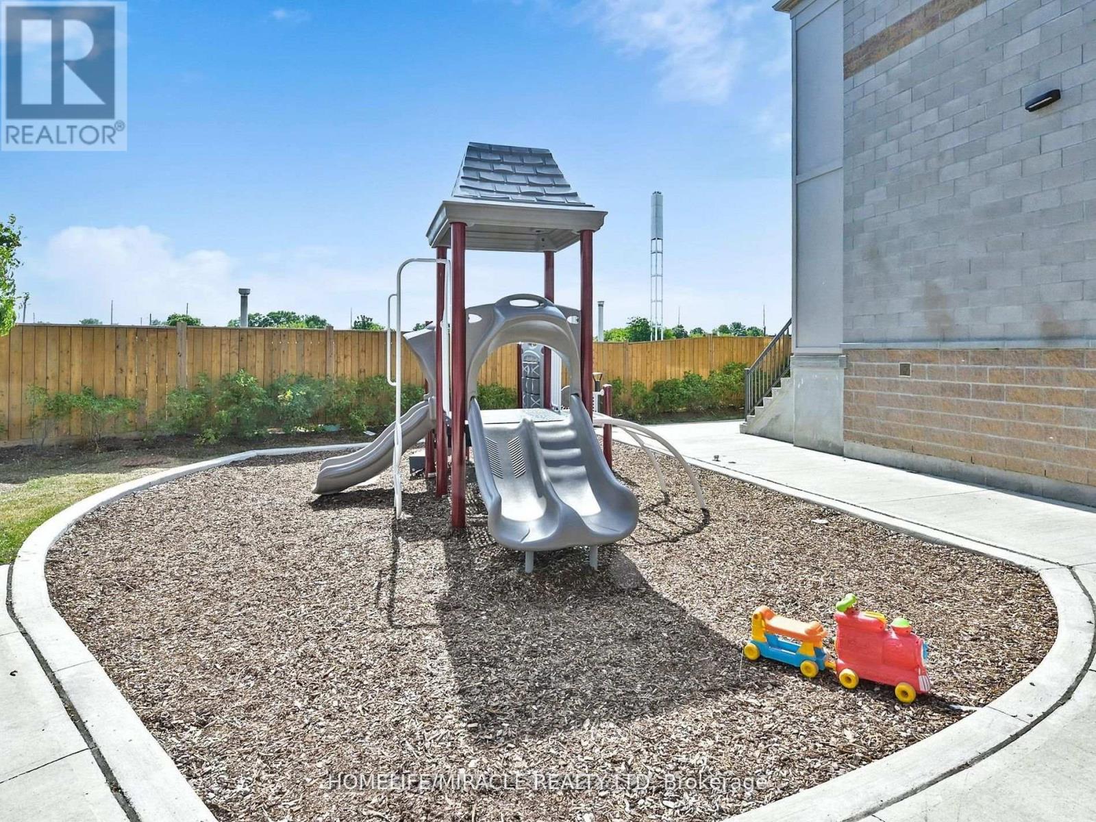 12 Corner Unit - 490 Beresford Path, Oshawa, Ontario  L1H 0B2 - Photo 23 - E12707706