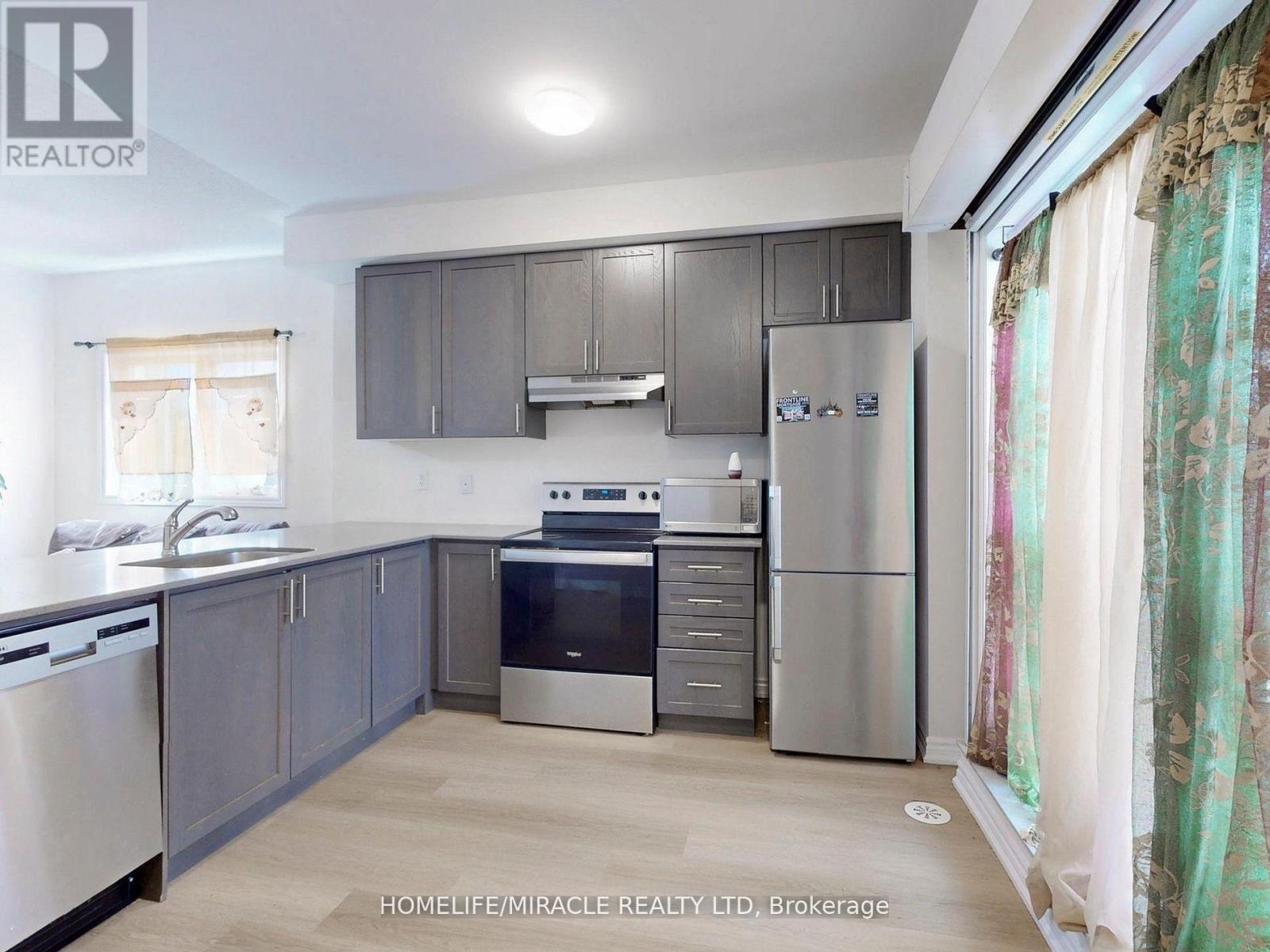 12 Corner Unit - 490 Beresford Path, Oshawa, Ontario  L1H 0B2 - Photo 5 - E12707706