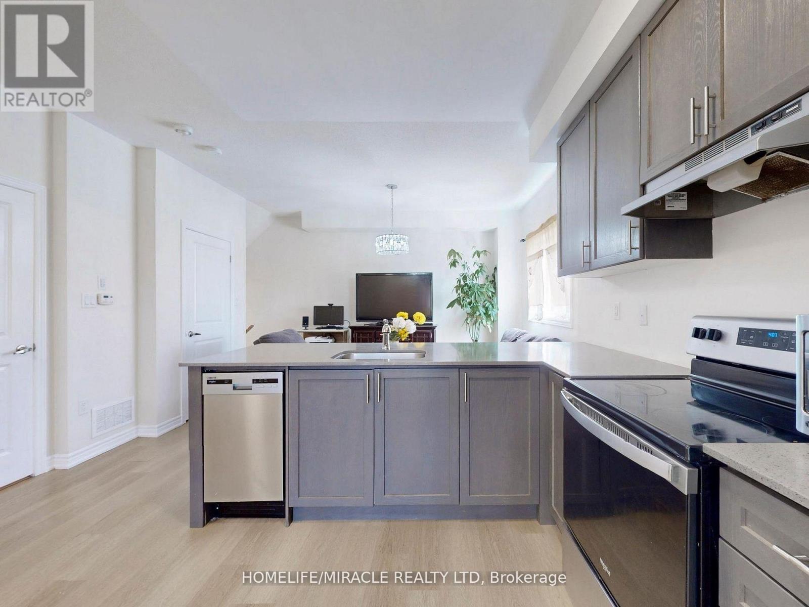 12 Corner Unit - 490 Beresford Path, Oshawa, Ontario  L1H 0B2 - Photo 6 - E12707706