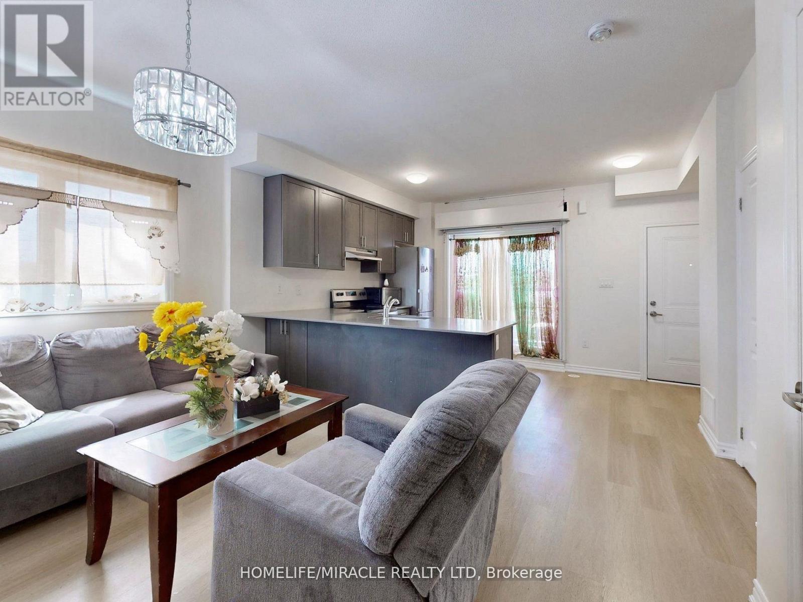 12 Corner Unit - 490 Beresford Path, Oshawa, Ontario  L1H 0B2 - Photo 7 - E12707706