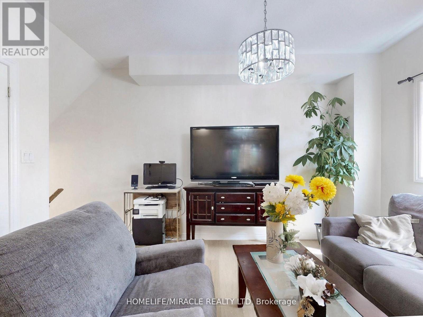 12 Corner Unit - 490 Beresford Path, Oshawa, Ontario  L1H 0B2 - Photo 8 - E12707706