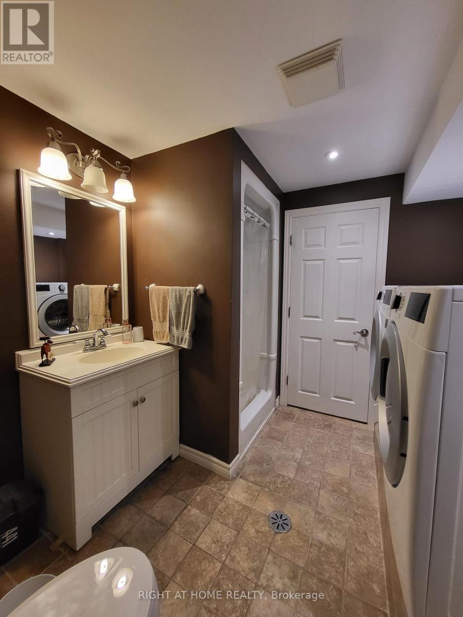 832 Boronia Crescent, Newmarket, Ontario  L3Y 5J9 - Photo 32 - N12707692