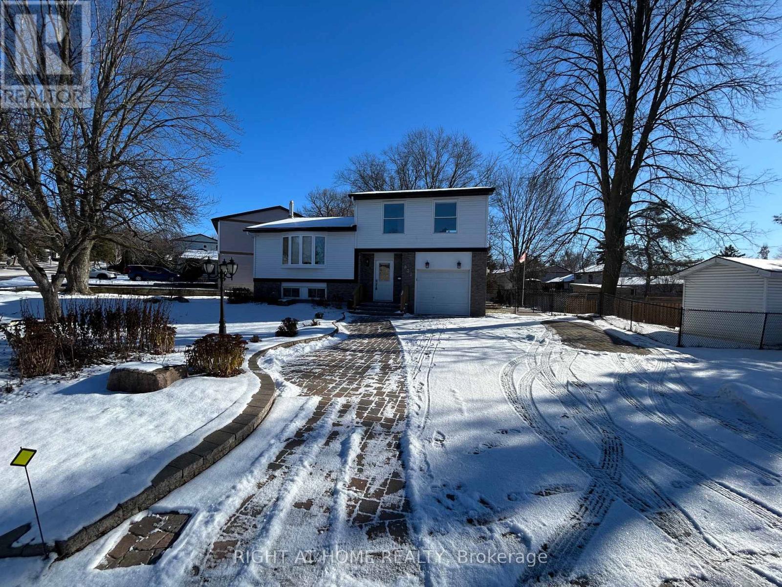 832 Boronia Crescent, Newmarket, Ontario  L3Y 5J9 - Photo 6 - N12707692