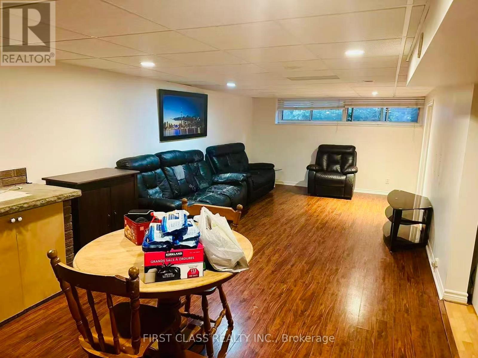 28 Collins Crescent, Aurora, Ontario  L4G 2W2 - Photo 6 - N12707712