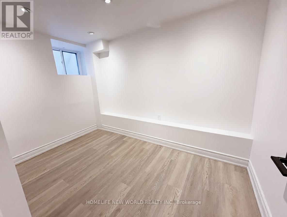 Lower - 679 Gladstone Avenue, Toronto, Ontario  M6H 3J5 - Photo 8 - W12707690