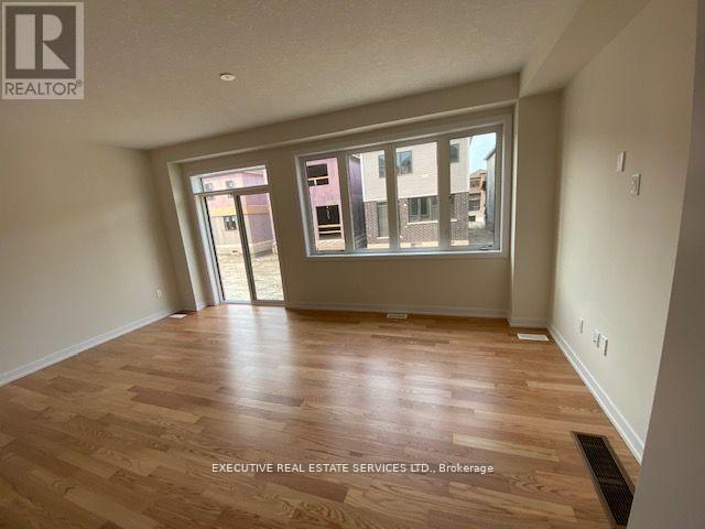 24 Monteith Drive, Brantford, Ontario  N3T 0W6 - Photo 8 - X12707684