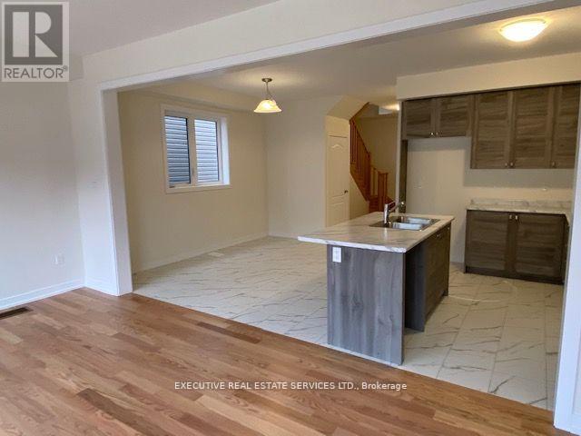 24 Monteith Drive, Brantford, Ontario  N3T 0W6 - Photo 9 - X12707684