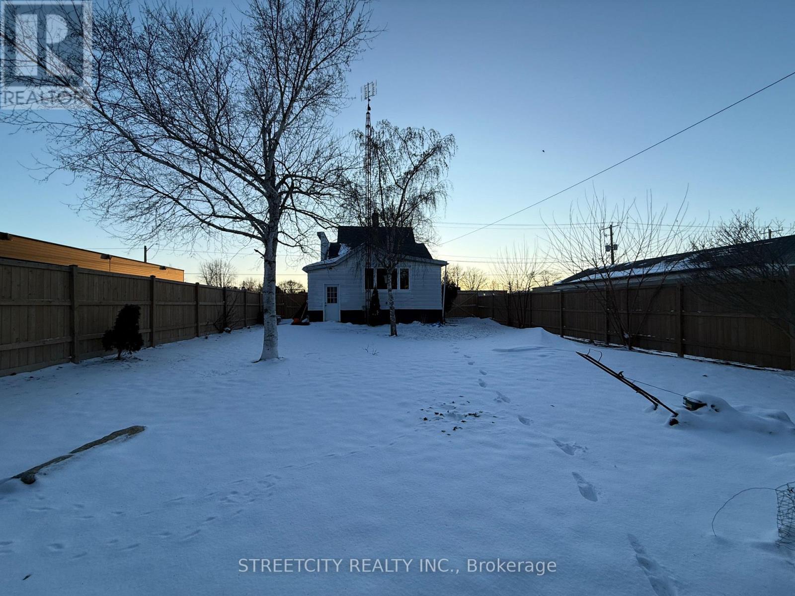 305 St Clair Street, Chatham-Kent, Ontario  N7L 3J8 - Photo 22 - X12672078