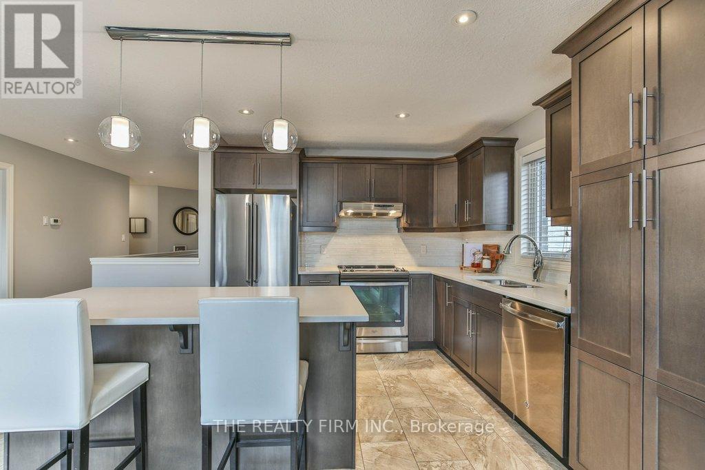 92 Westlake Drive, St. Thomas, Ontario  N5P 0B7 - Photo 11 - X12707746