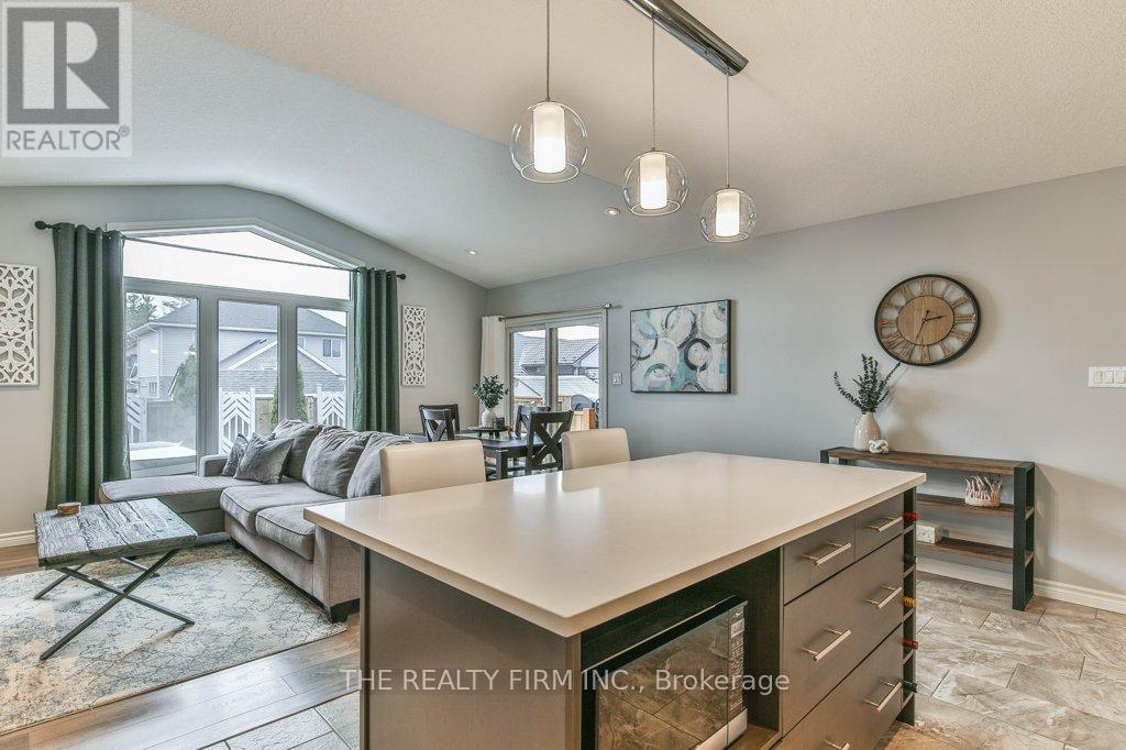 92 Westlake Drive, St. Thomas, Ontario  N5P 0B7 - Photo 12 - X12707746
