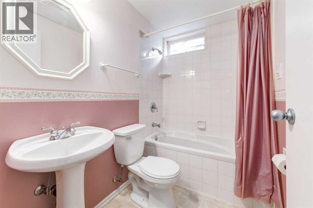 244 Maple Court Crescent Se, Calgary, Alberta  T2J 1V7 - Photo 32 - A2262442