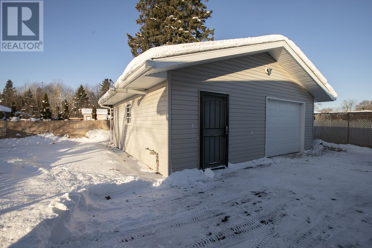 481 Lake St, Sault Ste. Marie, Ontario  P6B 3L4 - Photo 11 - SM253487