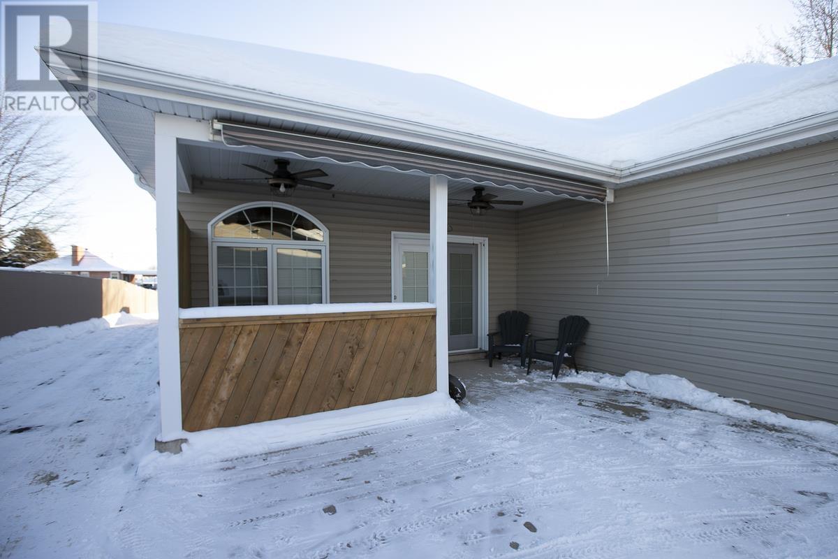 481 Lake St, Sault Ste. Marie, Ontario  P6B 3L4 - Photo 9 - SM253487