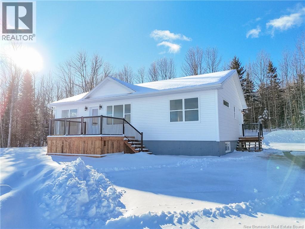 11 Clearview Court, Nackawic, New Brunswick  E6G 0B6 - Photo 1 - NB131897