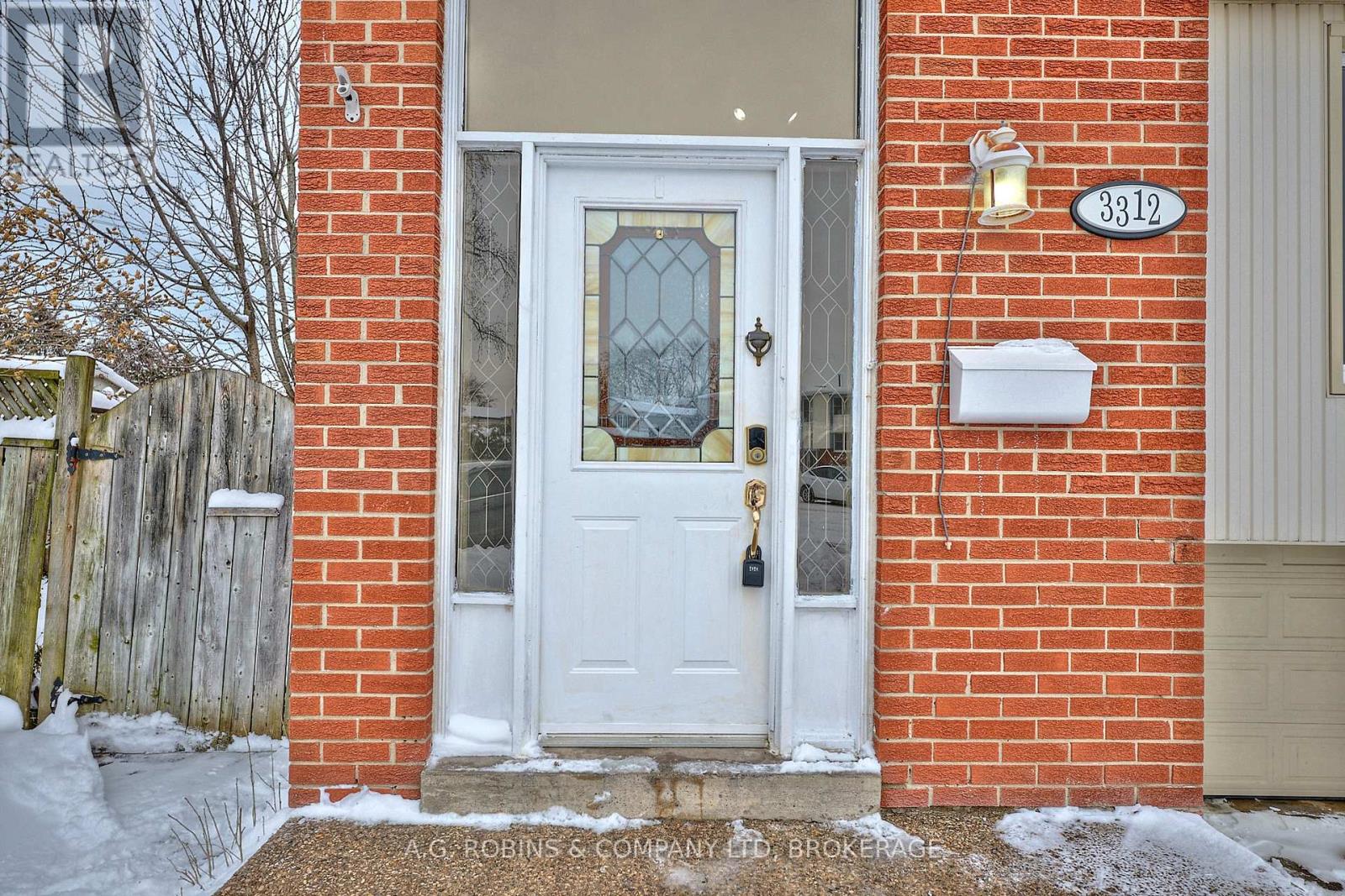 3312 Hannibal Road, Burlington, Ontario  L7M 1R7 - Photo 4 - W12707792