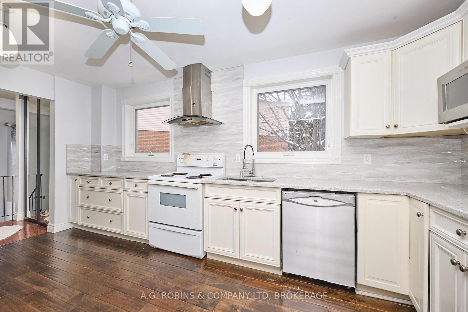 3312 Hannibal Road, Burlington, Ontario  L7M 1R7 - Photo 6 - W12707792