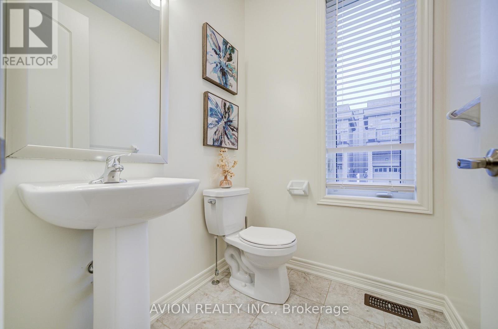 16 Callisto Lane, Richmond Hill, Ontario  L4C 4Z2 - Photo 14 - N12707800