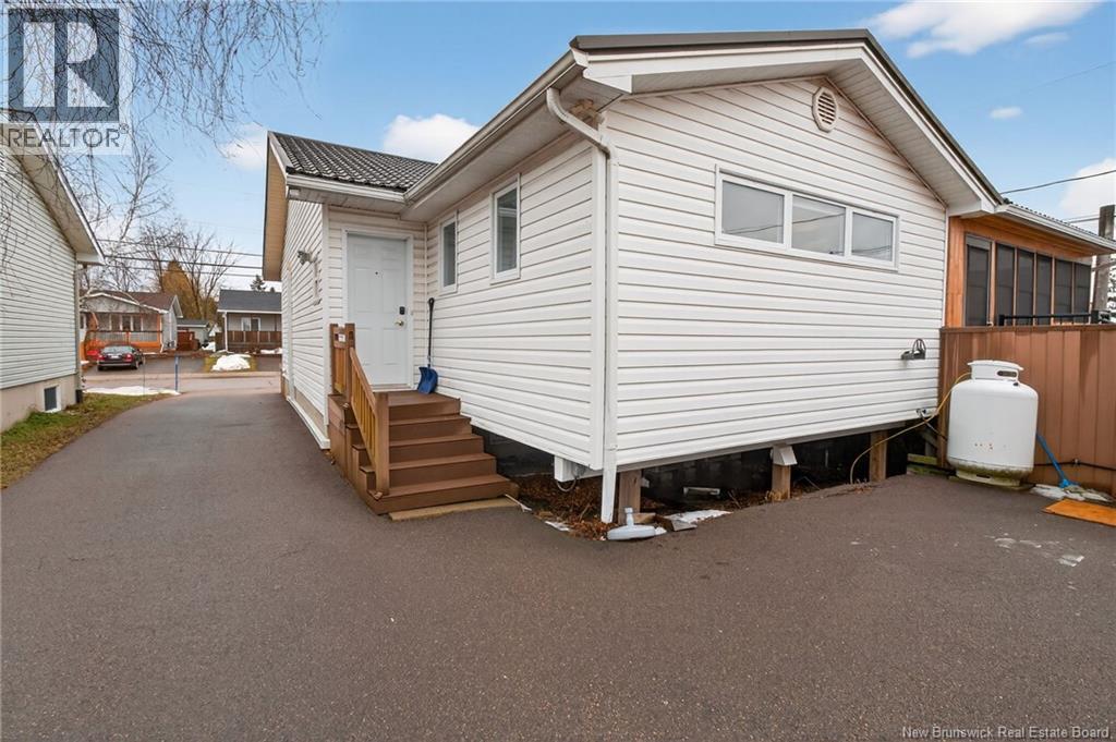 338 Sainte Croix Street, Dieppe, New Brunswick  E1A 1Y7 - Photo 6 - NB132374