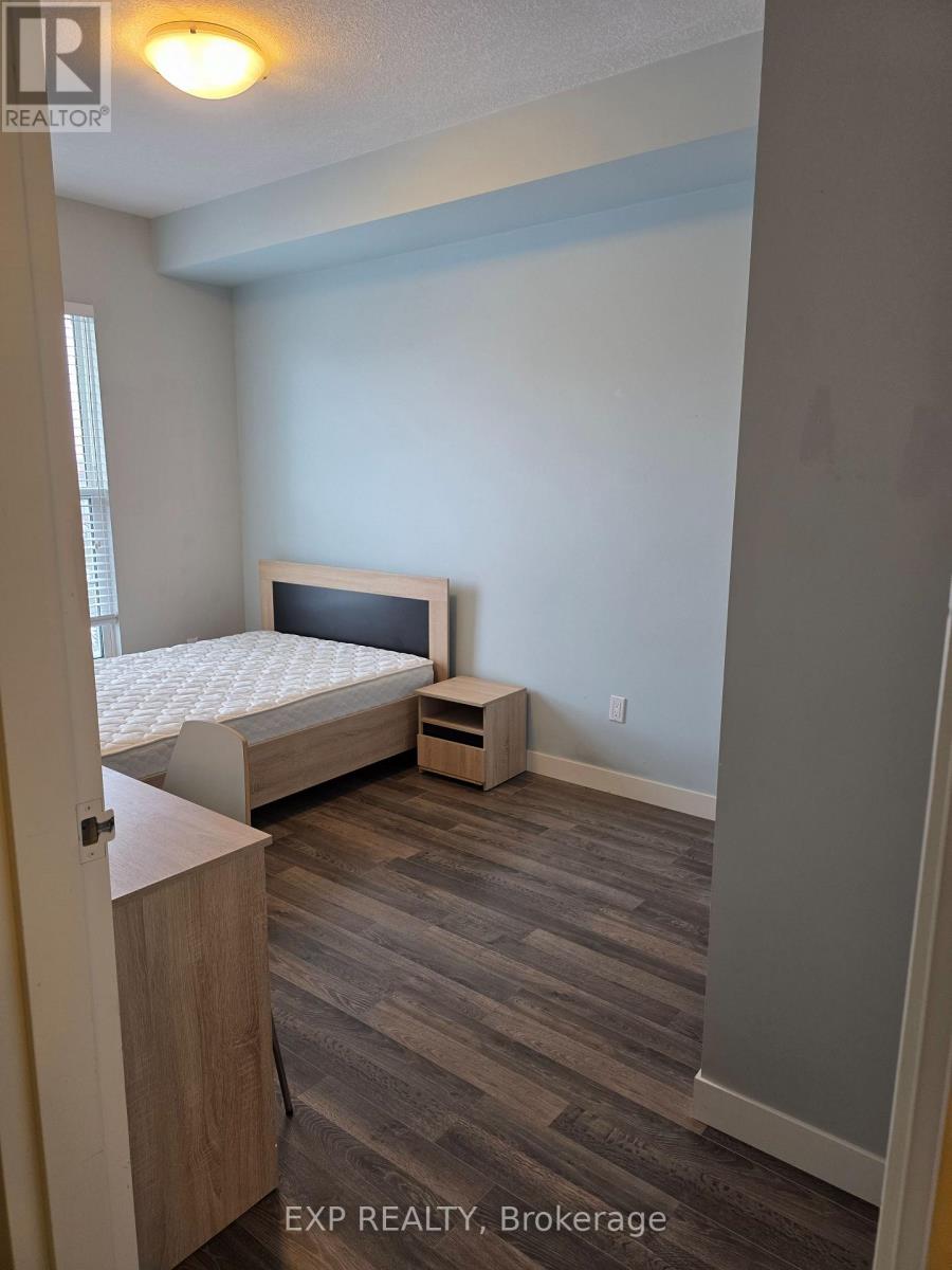 T204-(Room B) - 62 Balsam Street N, Waterloo, Ontario  N2L 3H2 - Photo 13 - X12707754