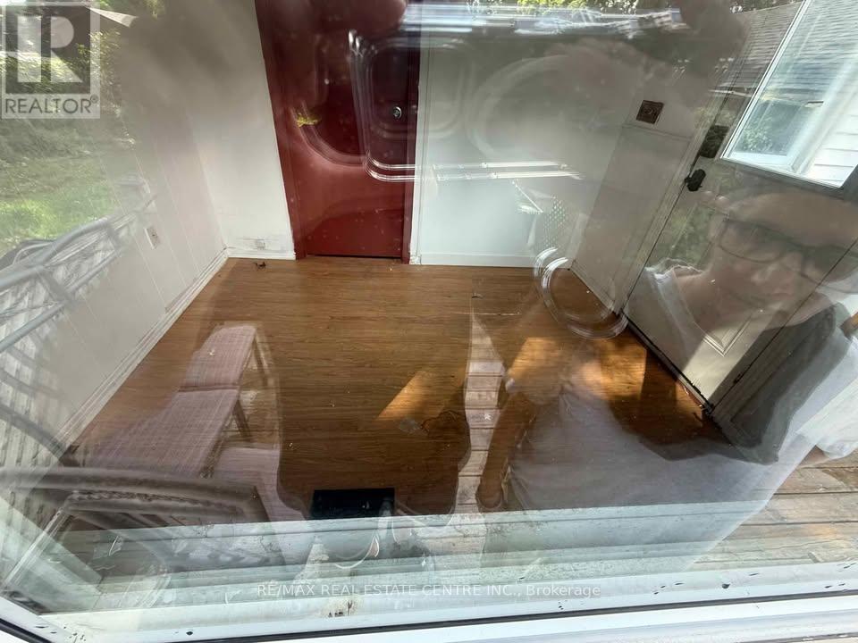 15426 Airport Road, Caledon, Ontario  L7C 1E6 - Photo 4 - W12704166