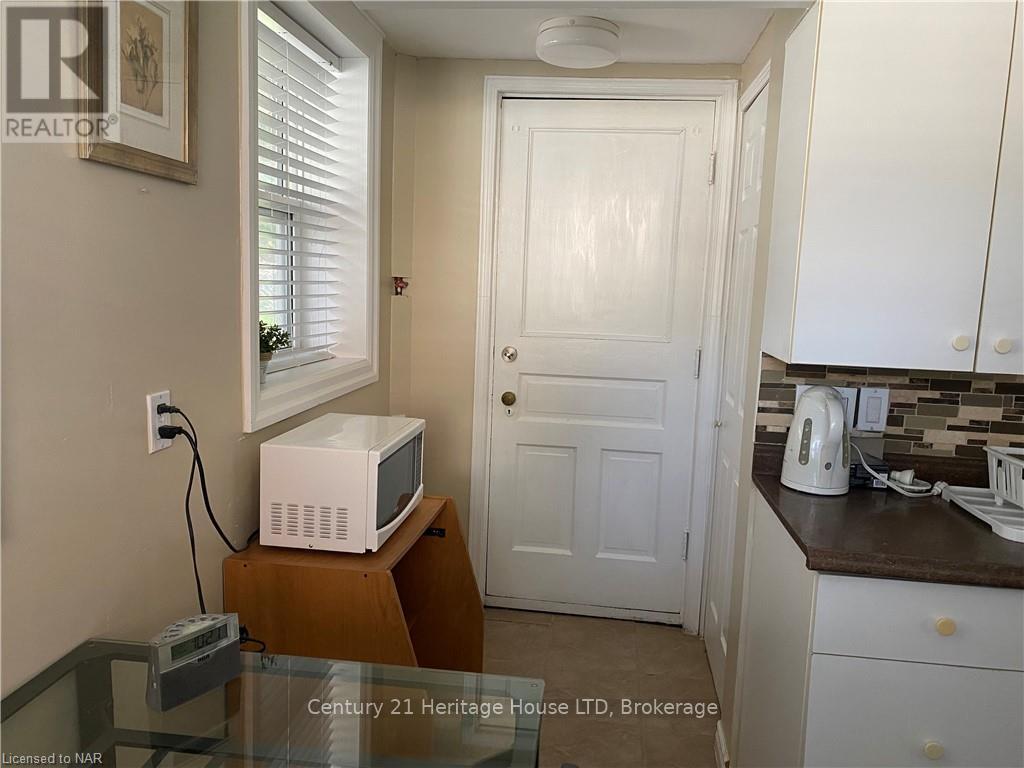 Ground Level - 6042 Culp Street, Niagara Falls (Dorchester), Ontario  L2G 2B7 - Photo 6 - X12707830