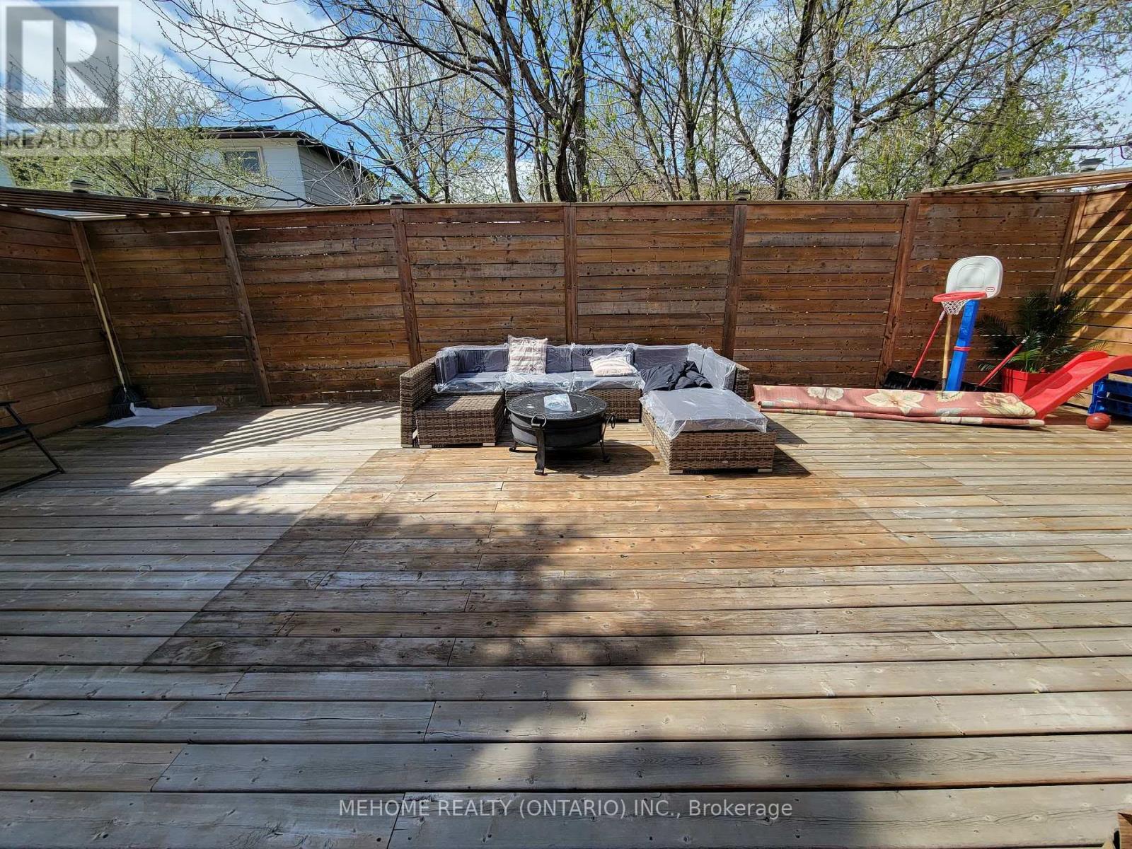 7 Merrydrew Court, Mississauga, Ontario  L5M 1W6 - Photo 8 - W12706156