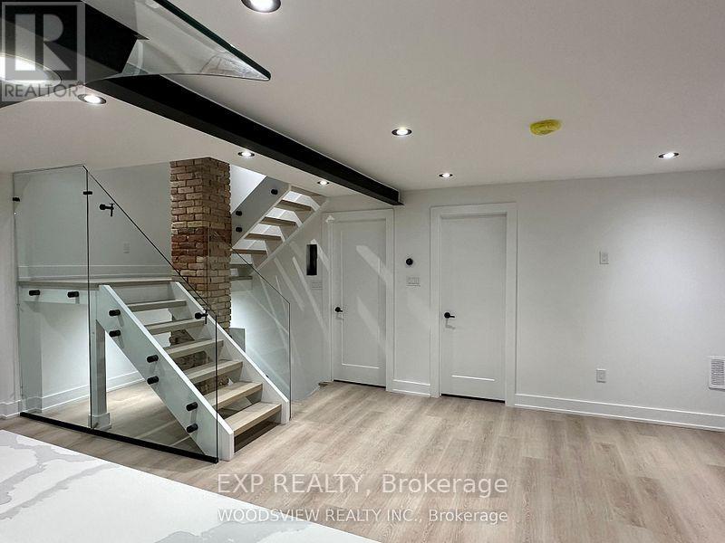 Upper - 24 St Clair Gardens, Toronto, Ontario  M6E 3V4 - Photo 12 - W12707904