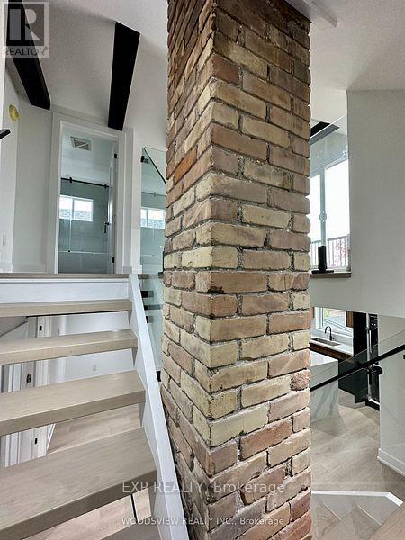 Upper - 24 St Clair Gardens, Toronto, Ontario  M6E 3V4 - Photo 20 - W12707904