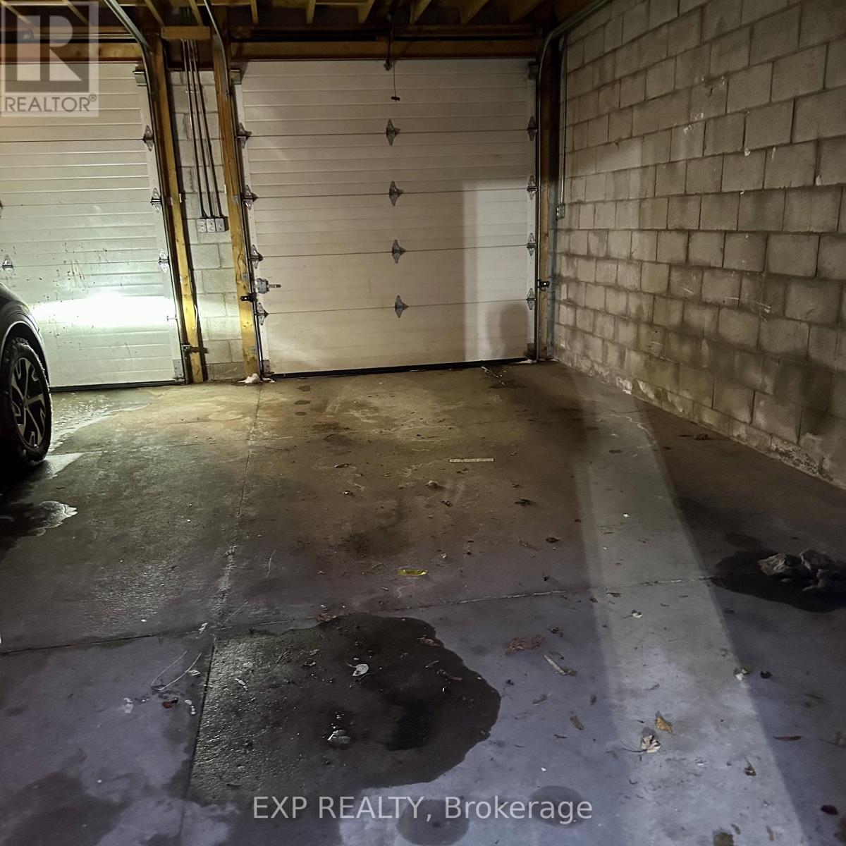 Upper - 24 St Clair Gardens, Toronto, Ontario  M6E 3V4 - Photo 29 - W12707904